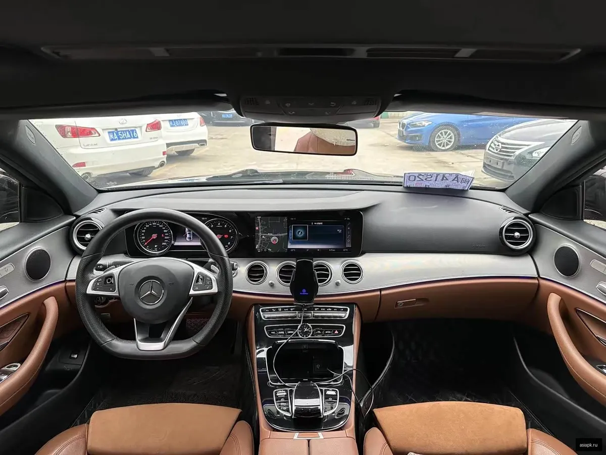 Mercedes-Benz E-Class 4