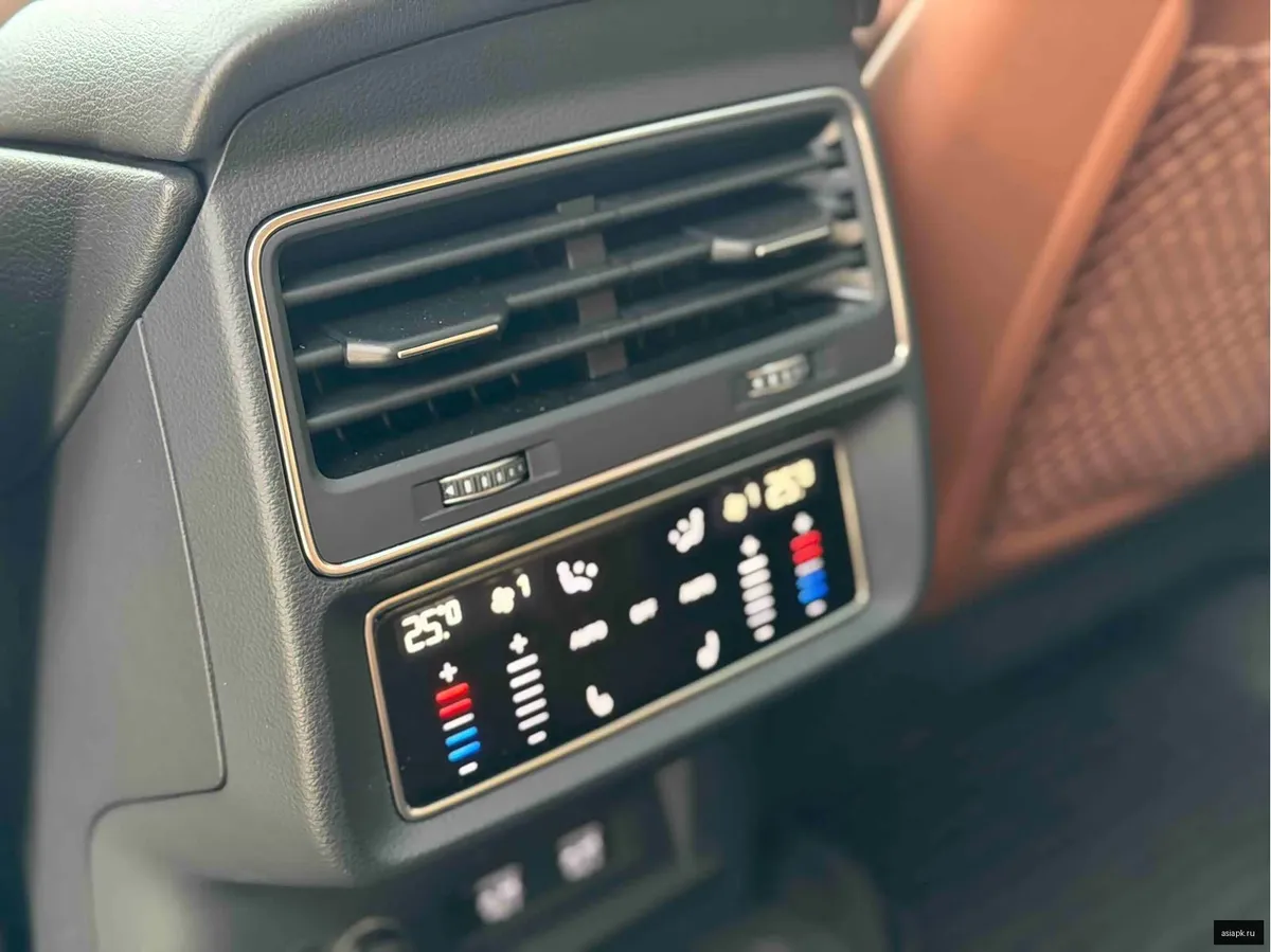 Audi Q8 6