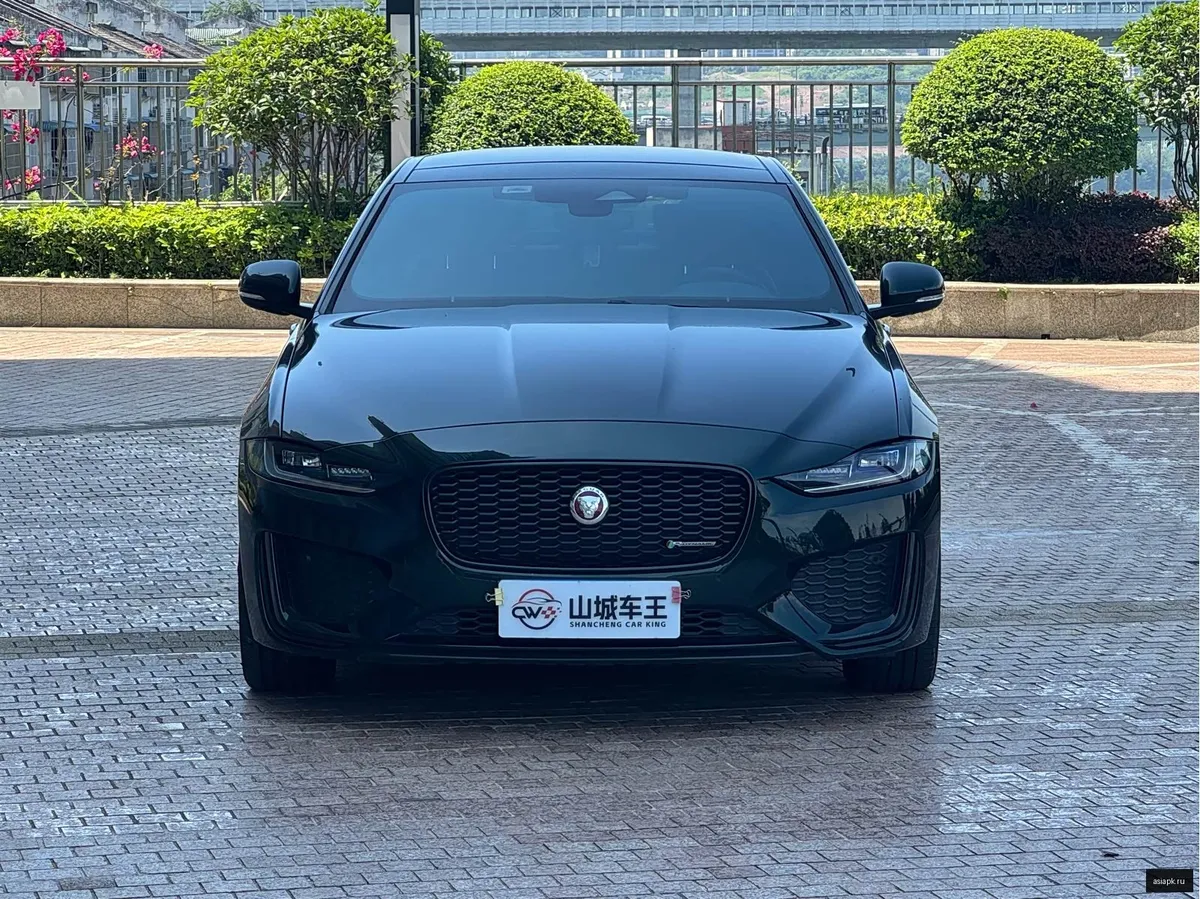 Jaguar XE 2