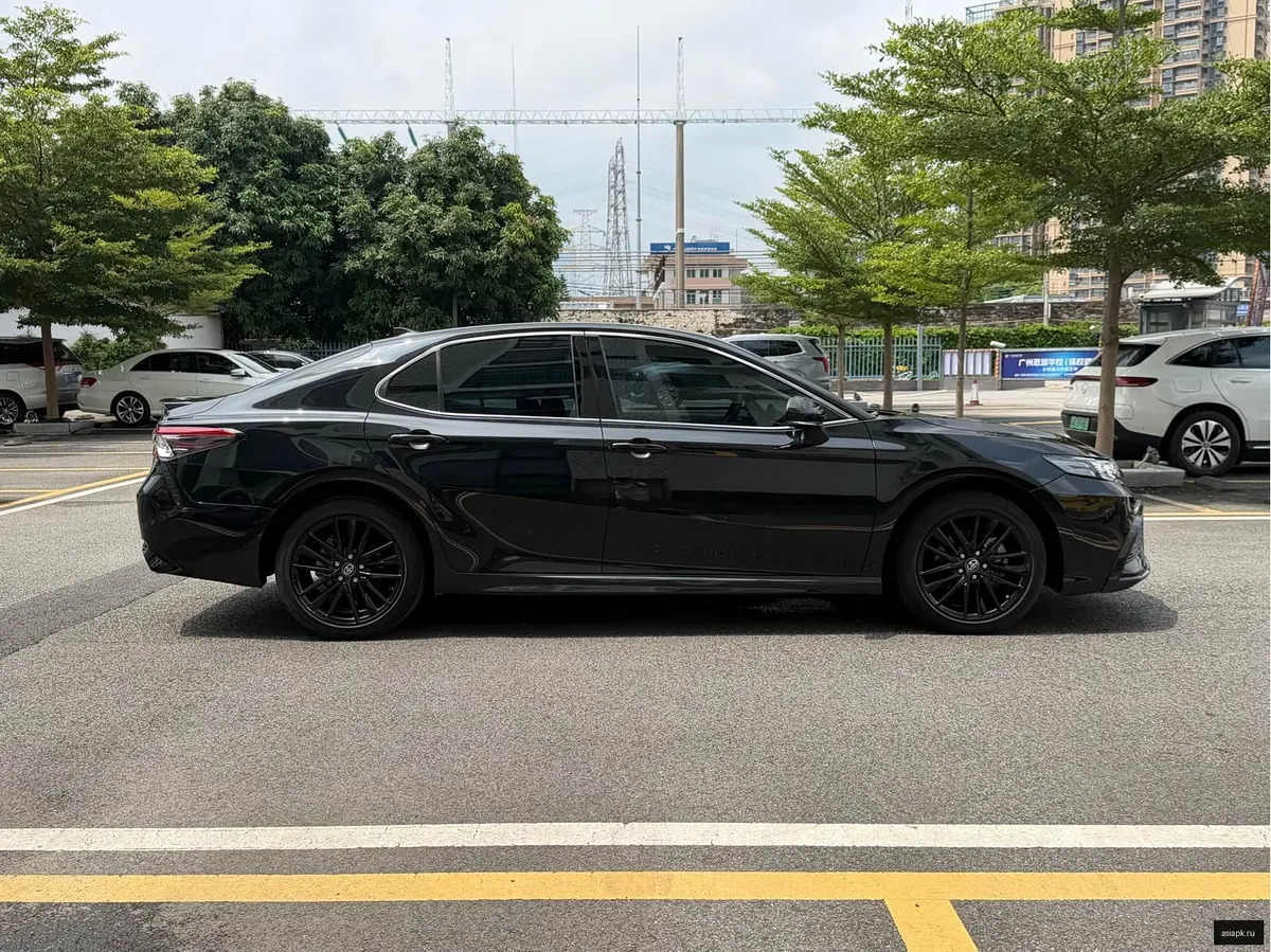 Toyota Camry 5