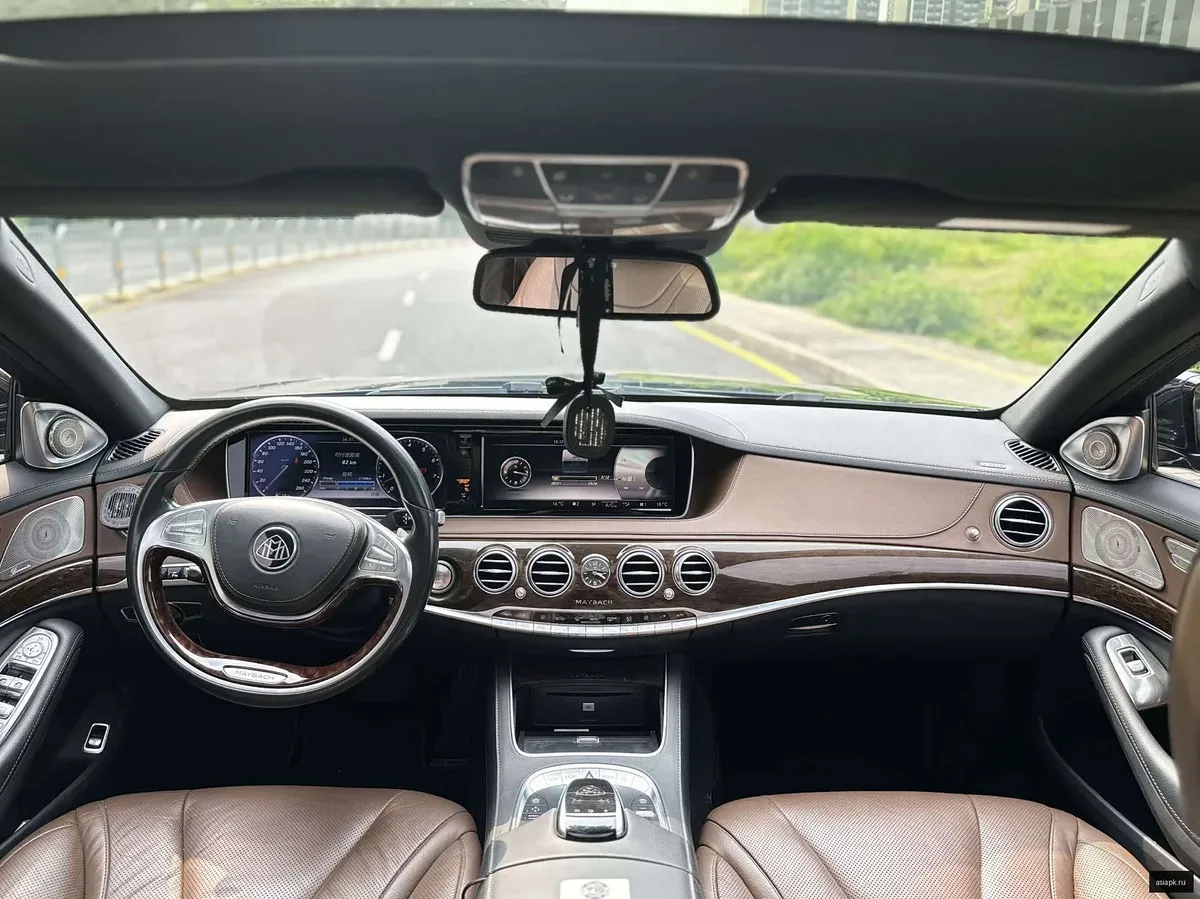 Mercedes-Benz S-Class 4