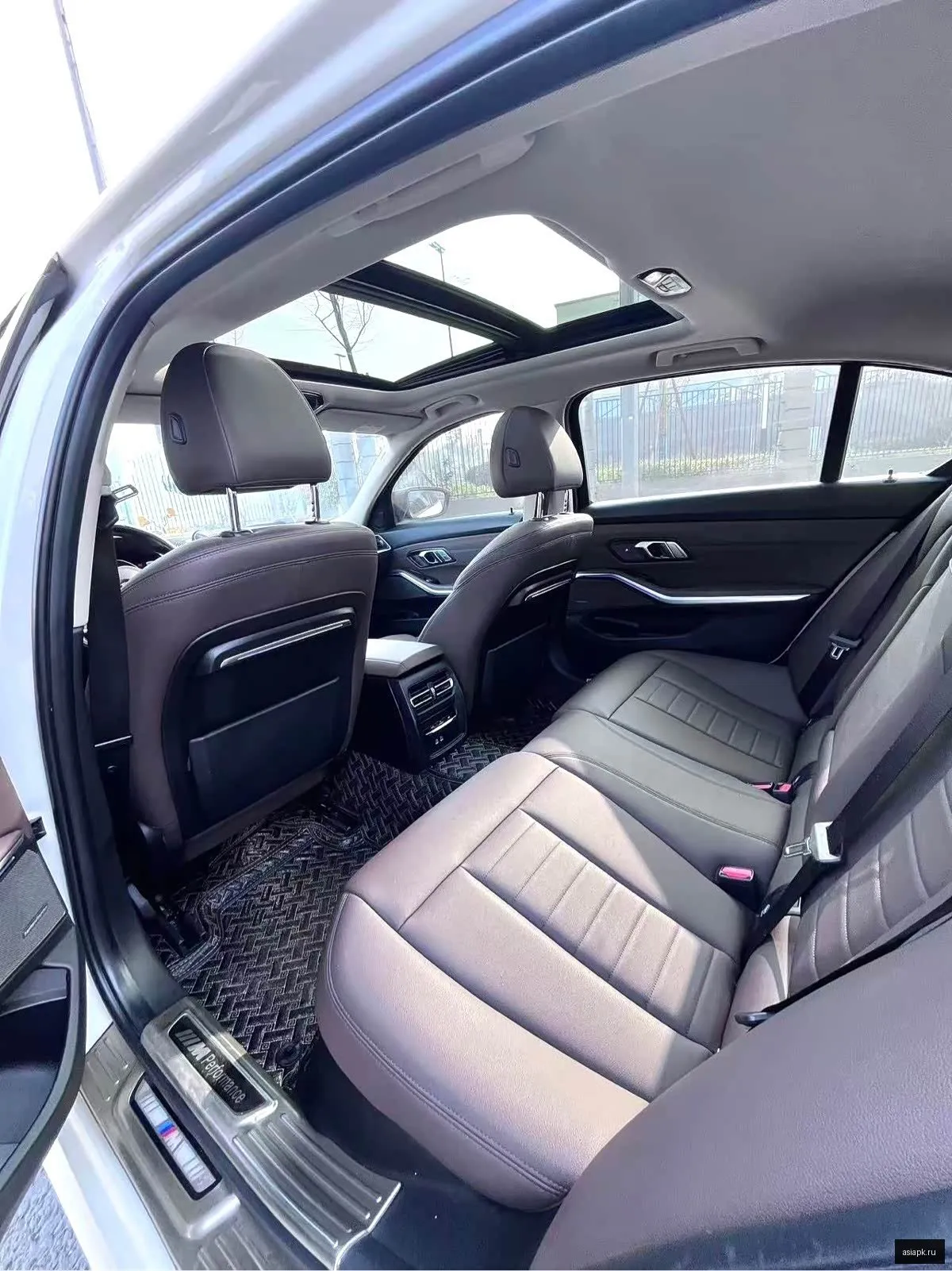 BMW 3-Series 4