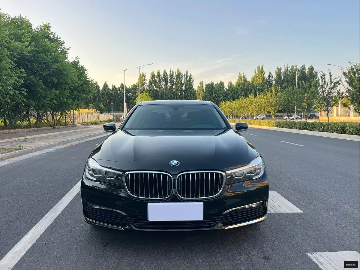 BMW 7-Series 2