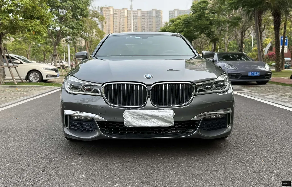 BMW 7-Series 2