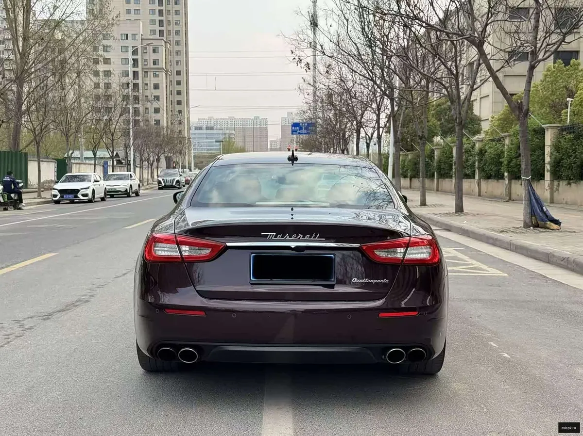 Maserati Quattroporte 5
