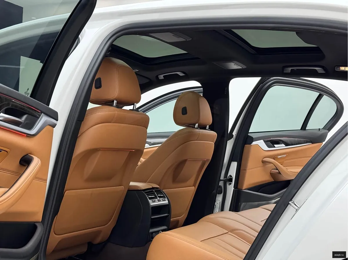 BMW 5-Series 4