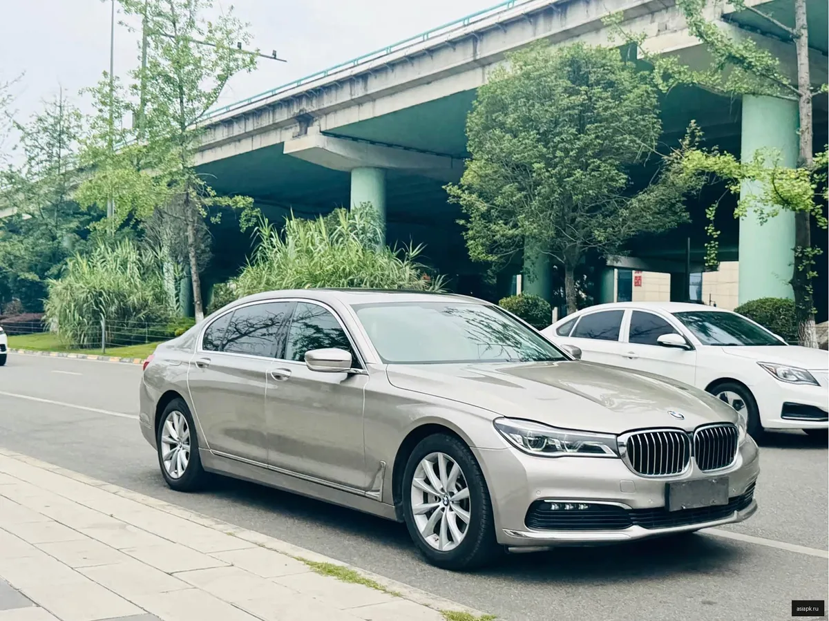 BMW 7-Series 3