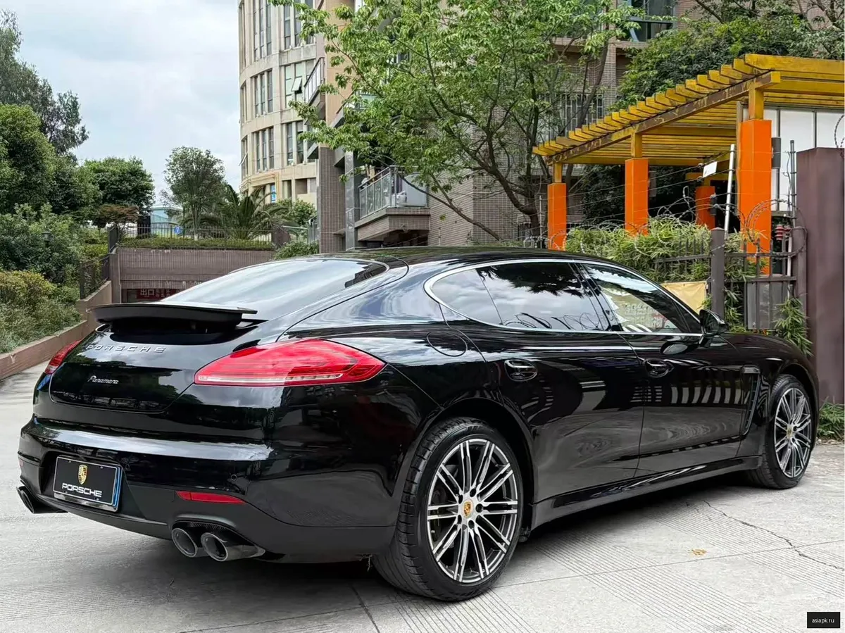 Porsche Panamera 4
