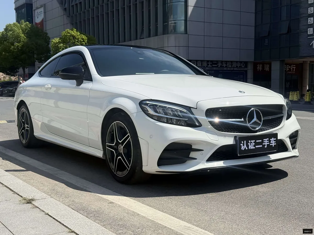 Mercedes-Benz C-Class 3
