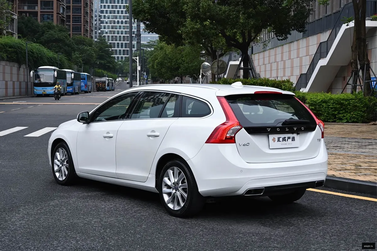 Volvo V60 3