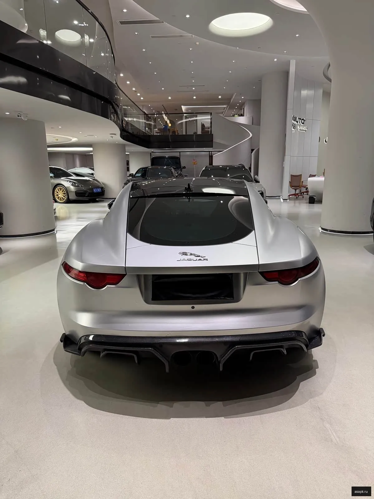 Jaguar F-Type 6