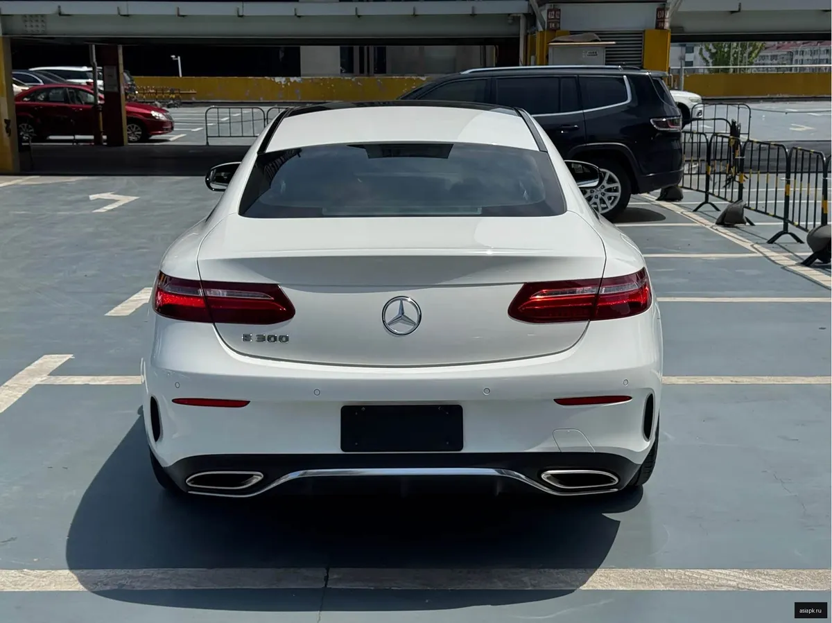 Mercedes-Benz E-Class 5