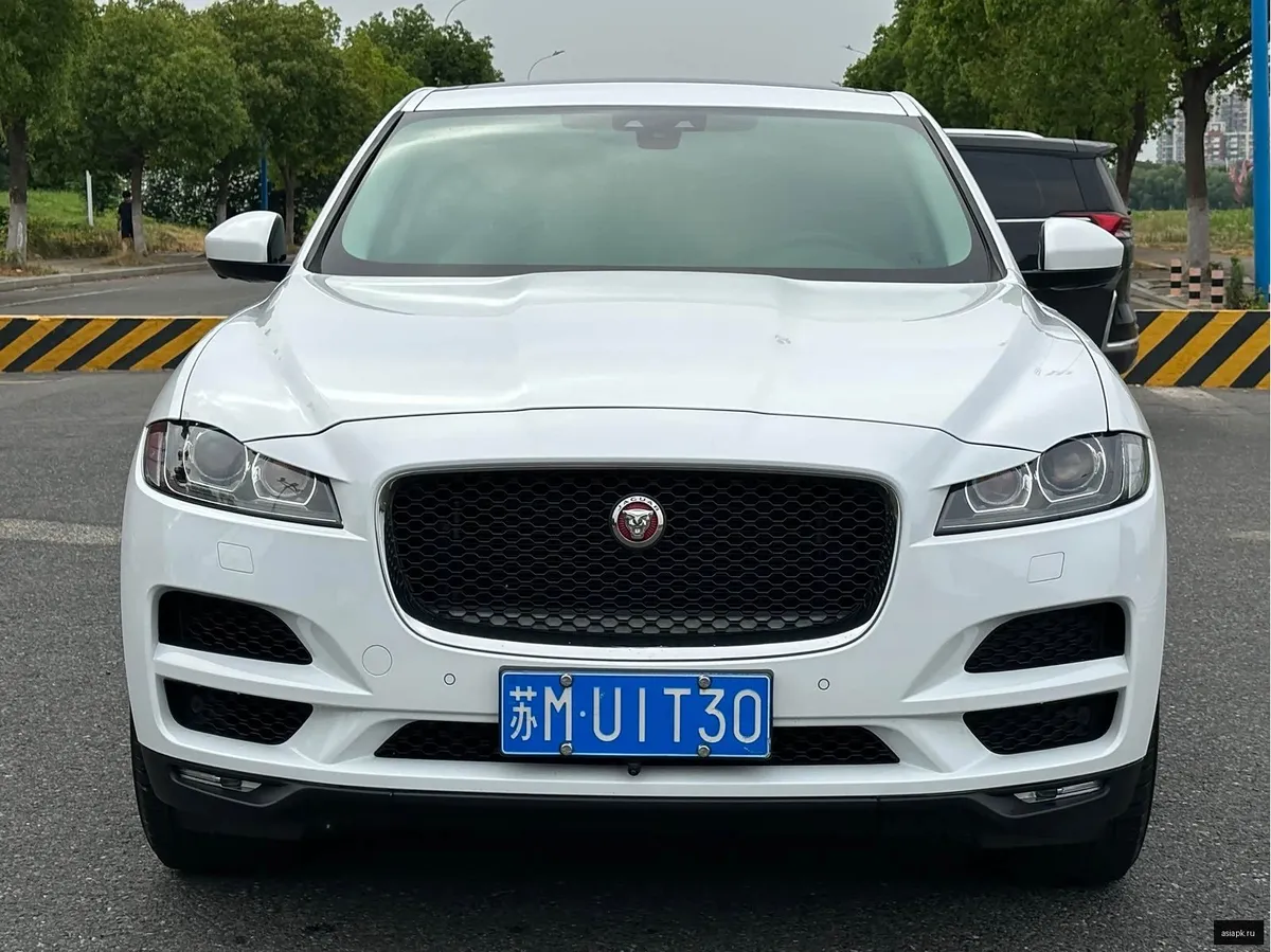 Jaguar F-Pace 2