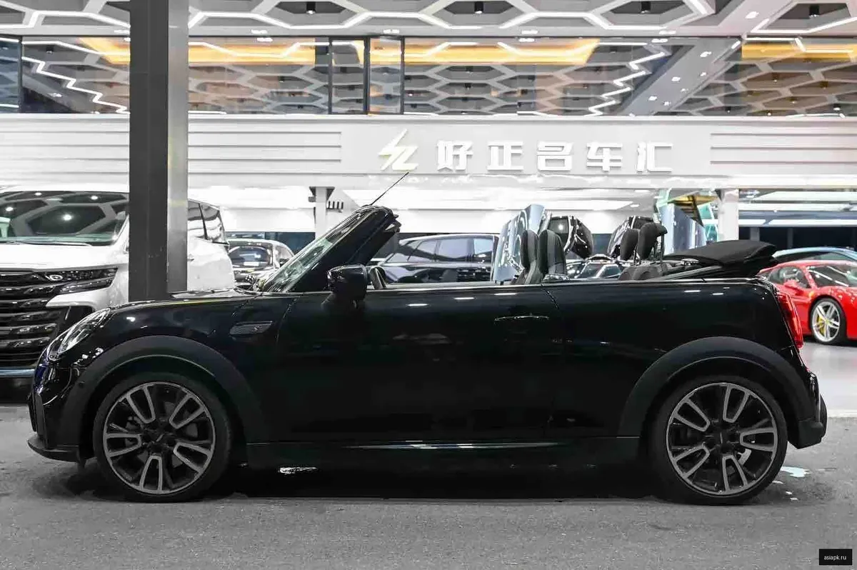 MINI Hatch 4
