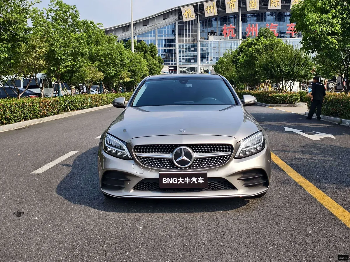 Mercedes-Benz C-Class 2