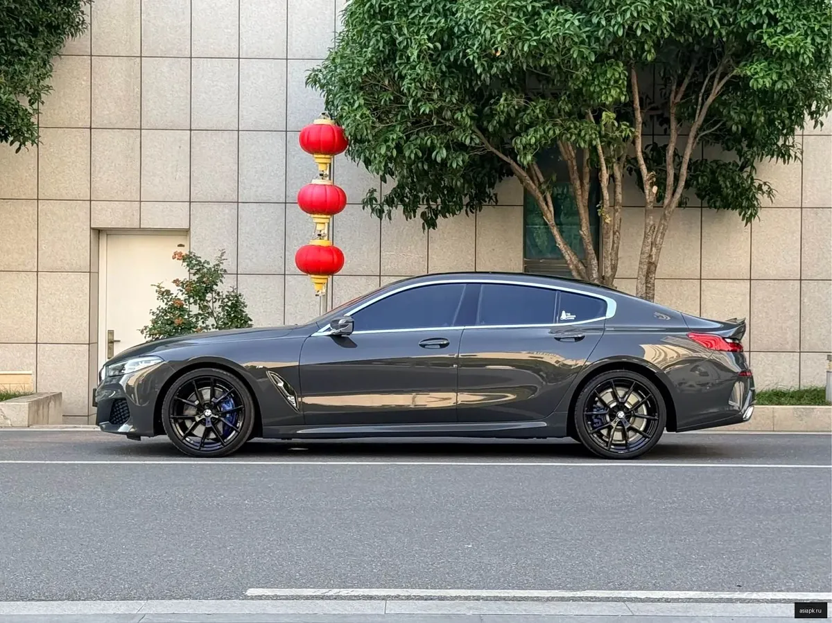 BMW 8-Series 3