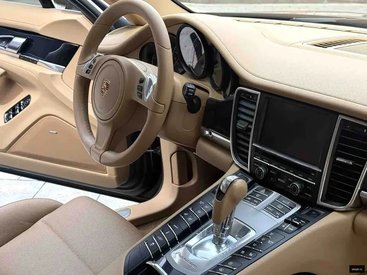 Porsche Panamera 5
