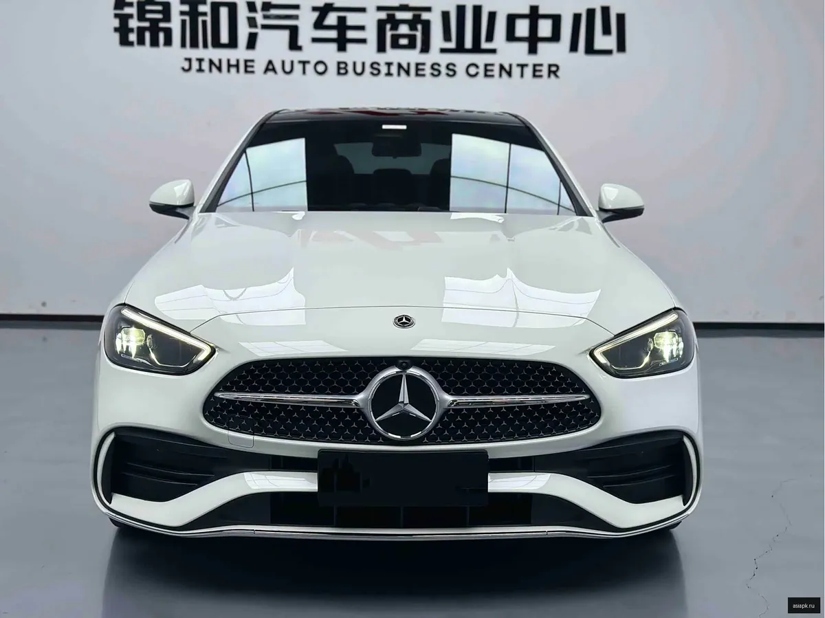 Mercedes-Benz C-Class 3