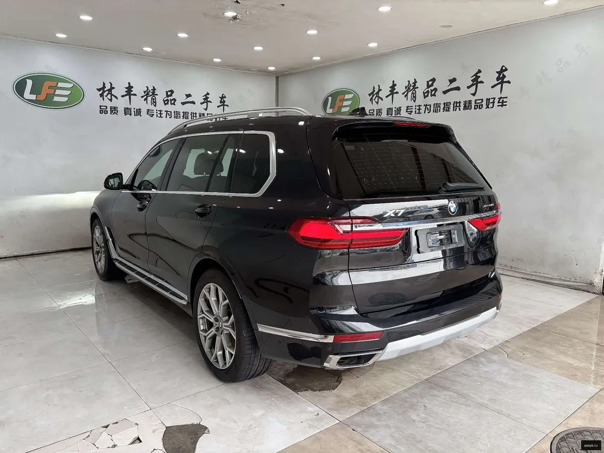 BMW X7 6