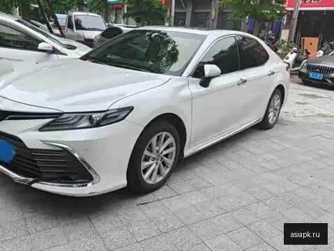 Toyota Camry 6