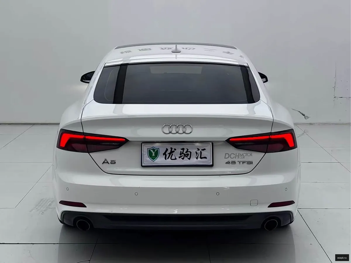 Audi A5 4
