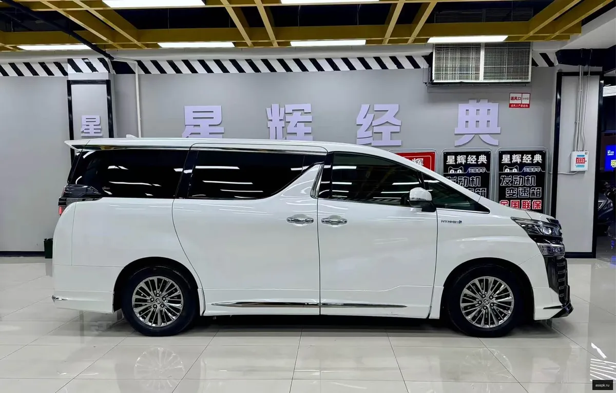 Toyota Vellfire 3