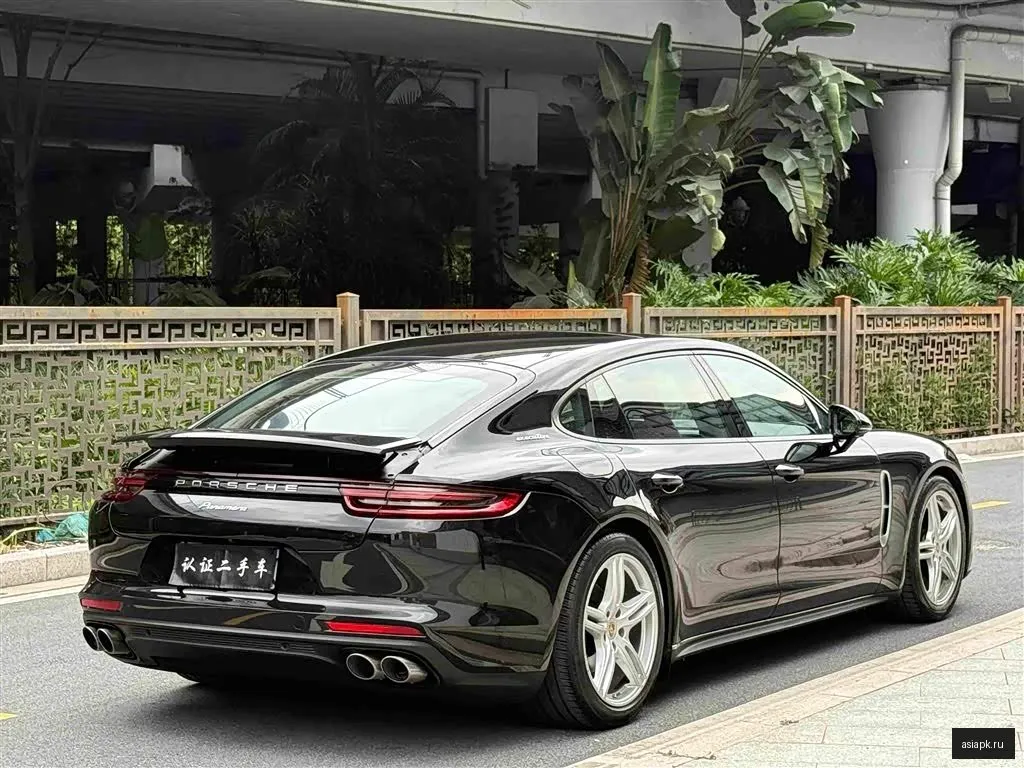 Porsche Panamera 4
