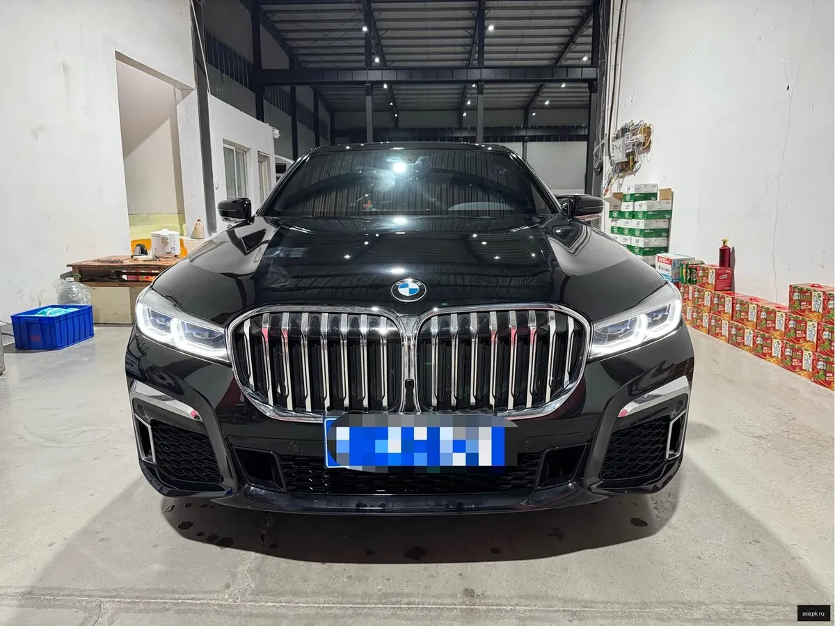 BMW 7-Series 2