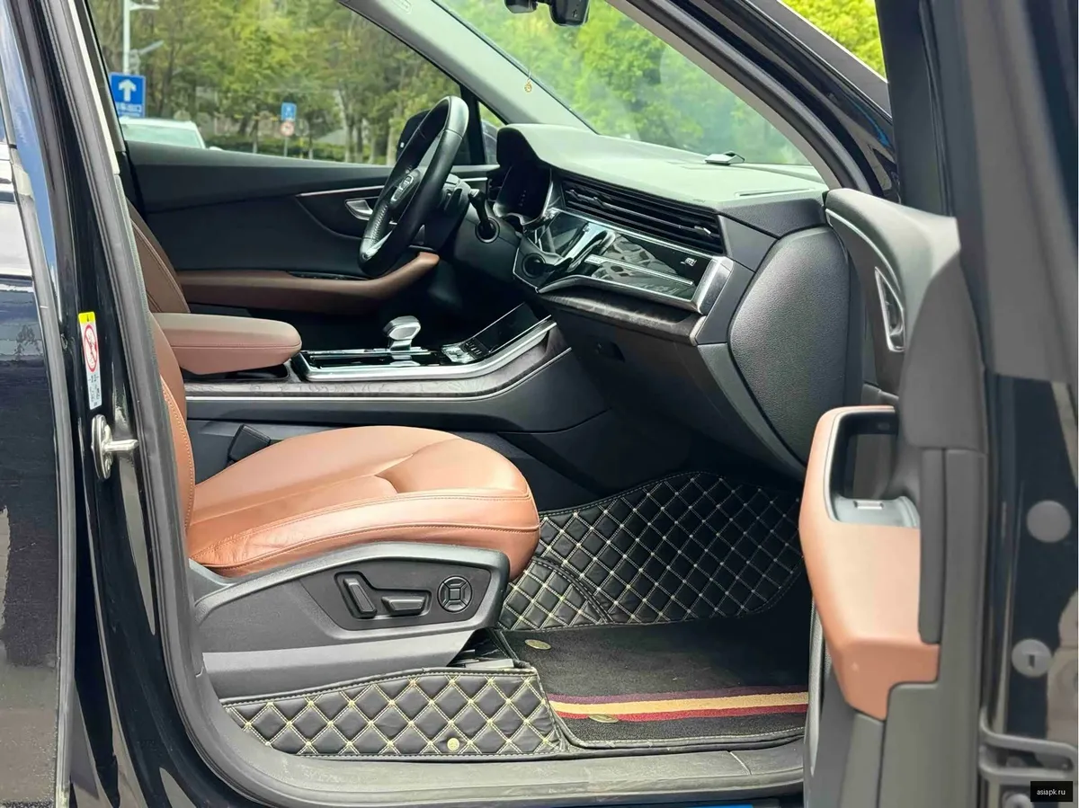 Audi Q7 6