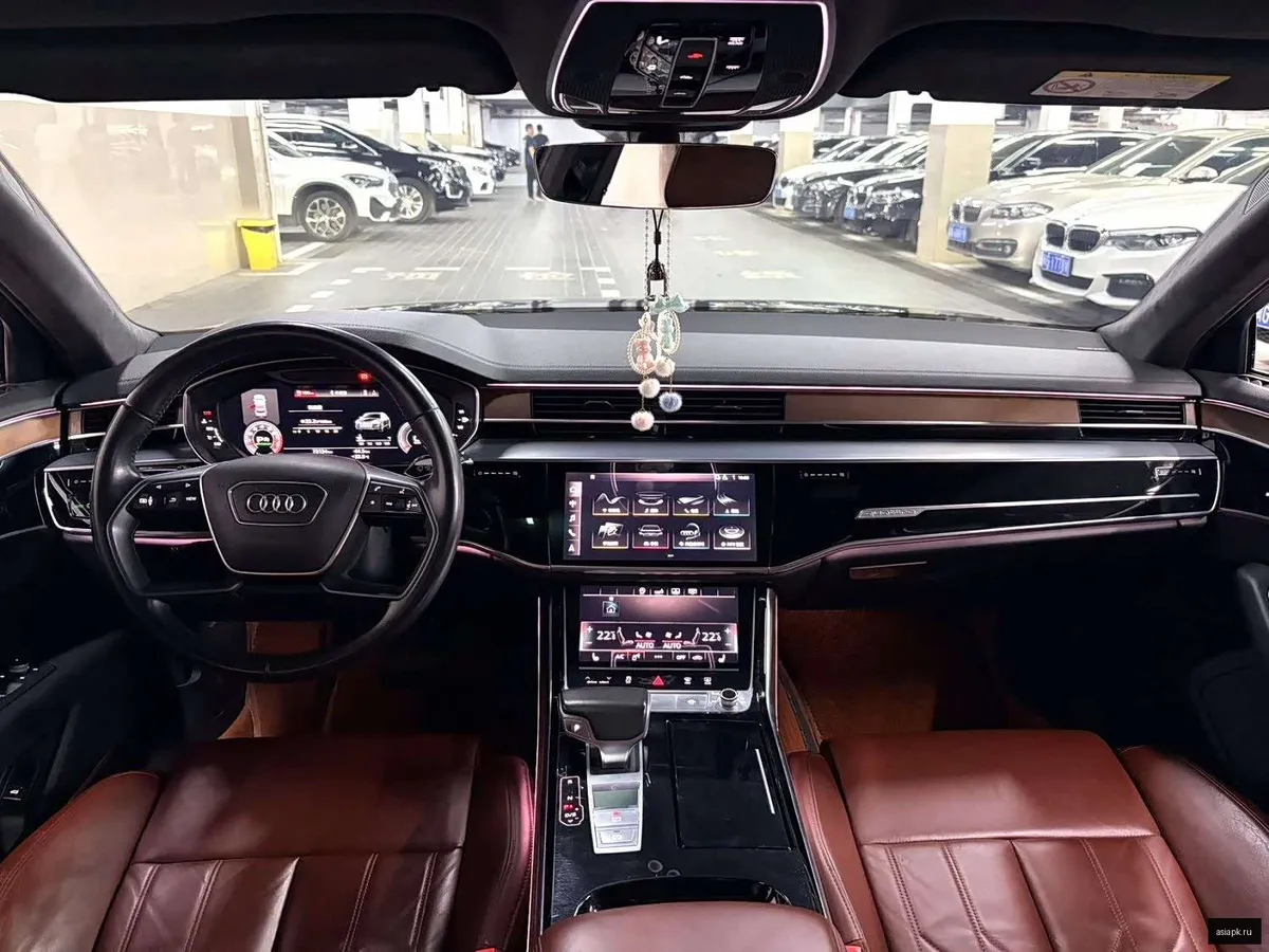 Audi A8 4