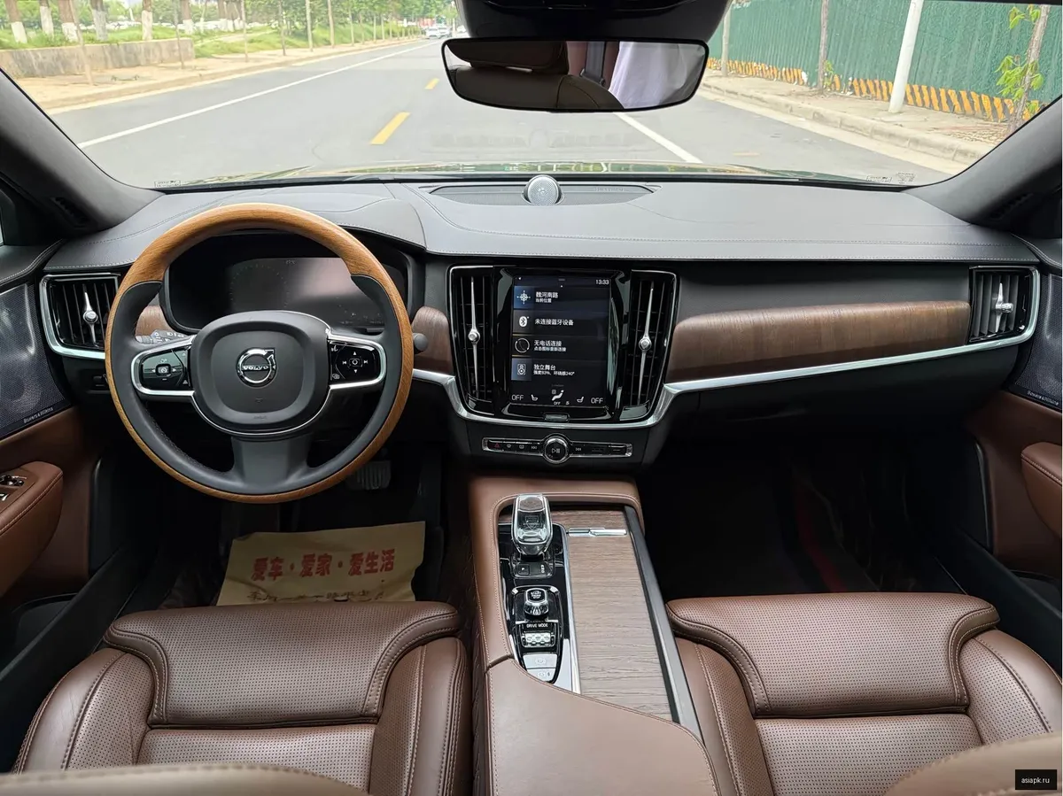 Volvo S90 5