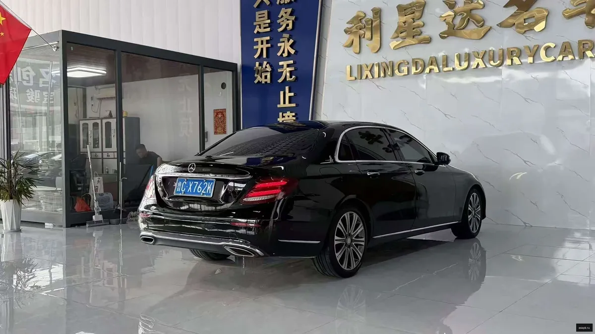 Mercedes-Benz E-Class 6