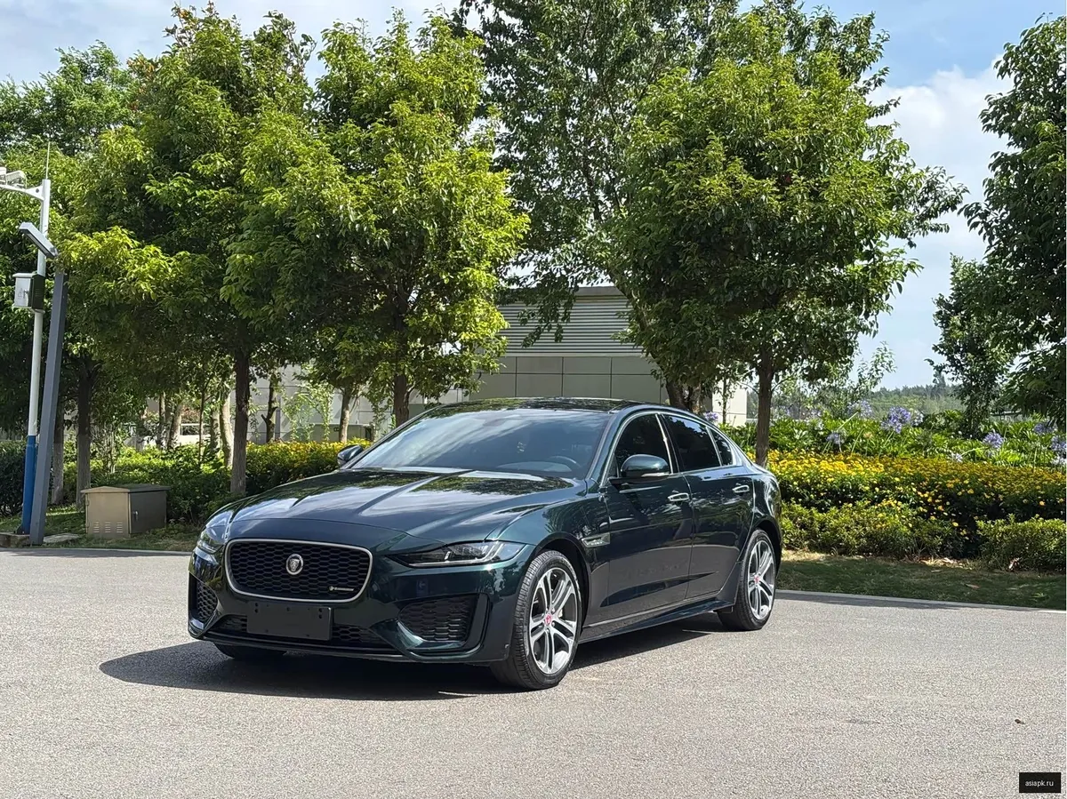 Jaguar XE