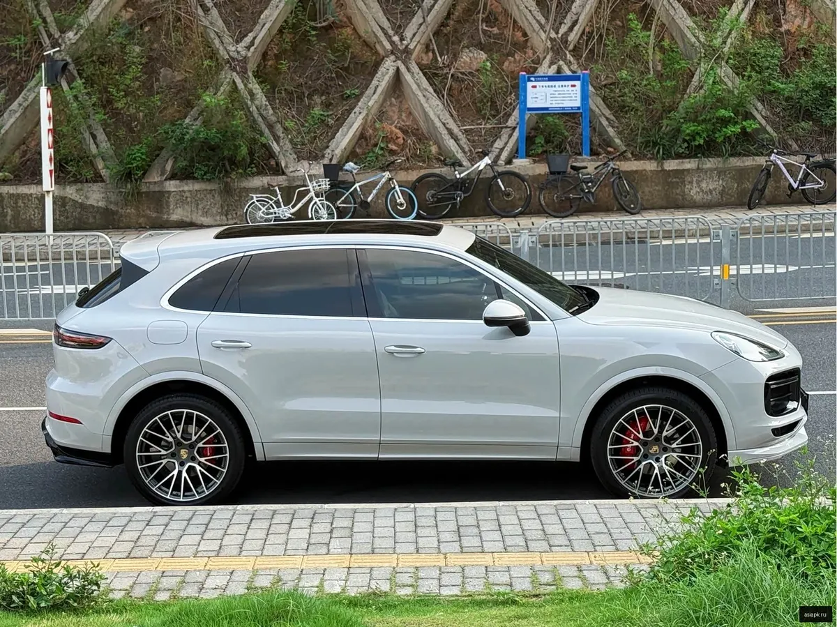 Porsche Cayenne 4