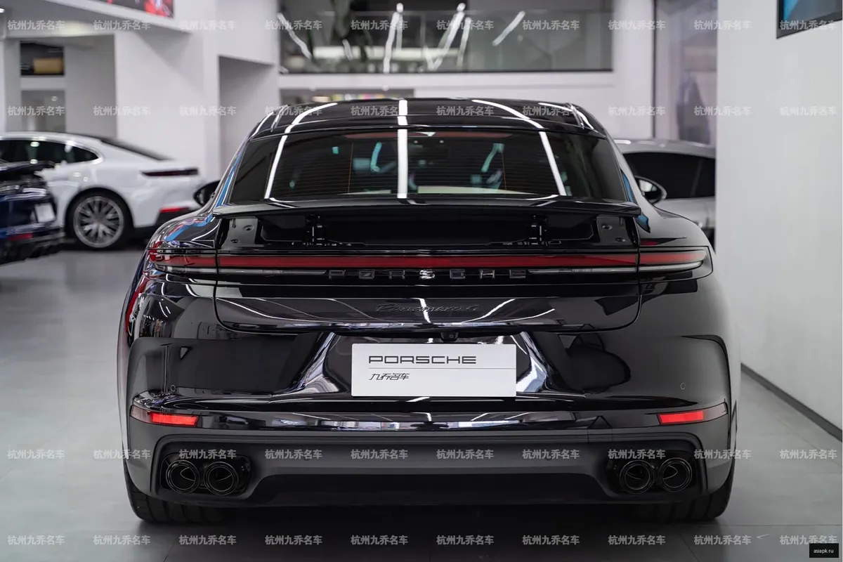 Porsche Panamera 6