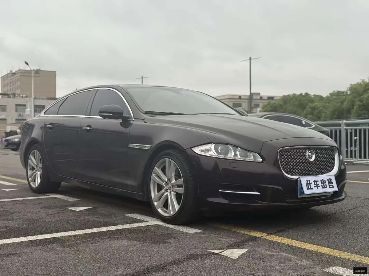 Jaguar XJ 3