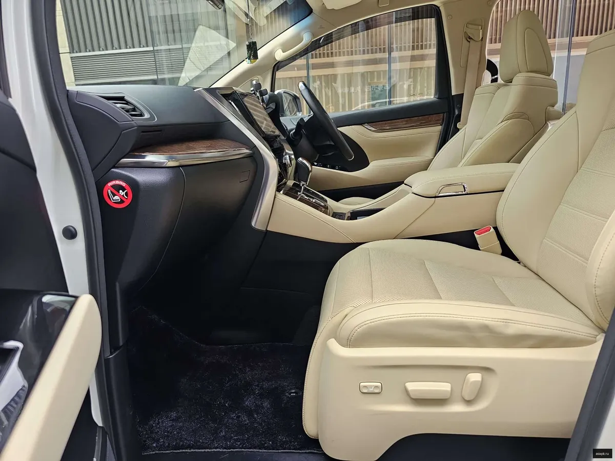 Toyota Alphard 5