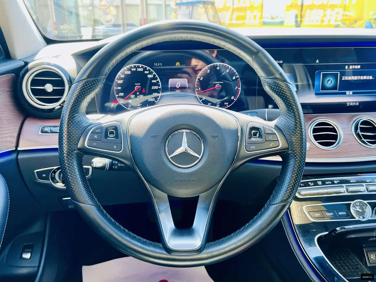 Mercedes-Benz E-Class 6