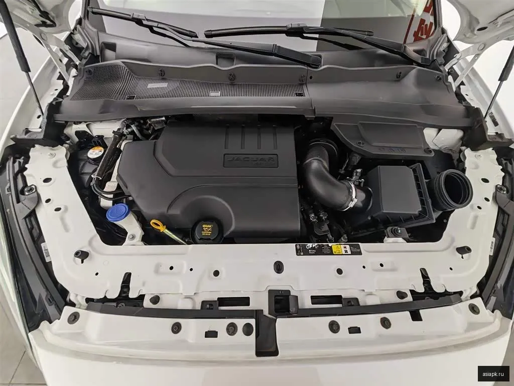 Jaguar E-Pace 6
