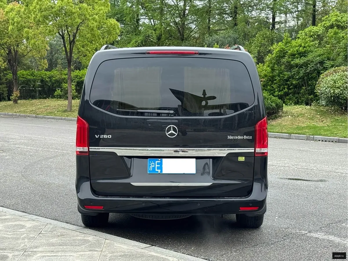 Mercedes-Benz V-Class 5