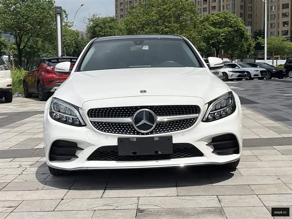 Mercedes-Benz C-Class 2
