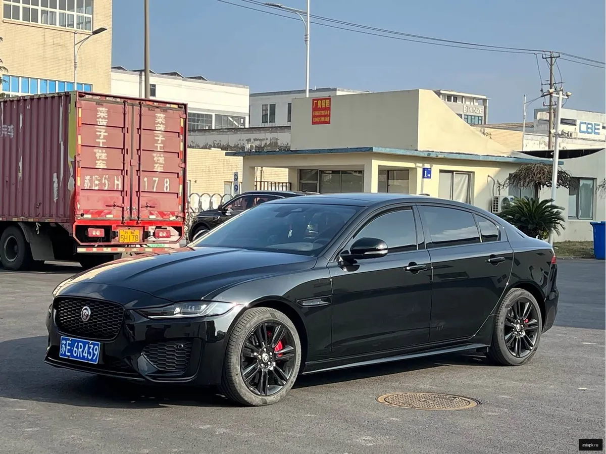 Jaguar XE