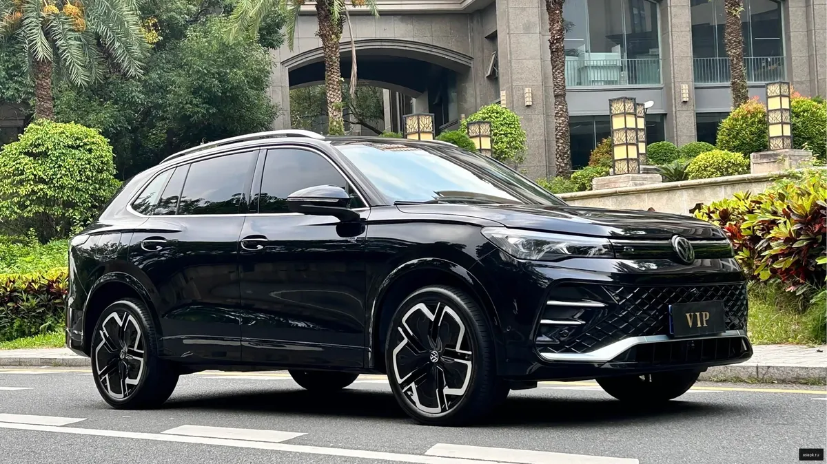 Volkswagen Tiguan L 3