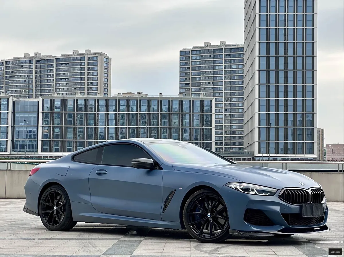 BMW 8-Series 3