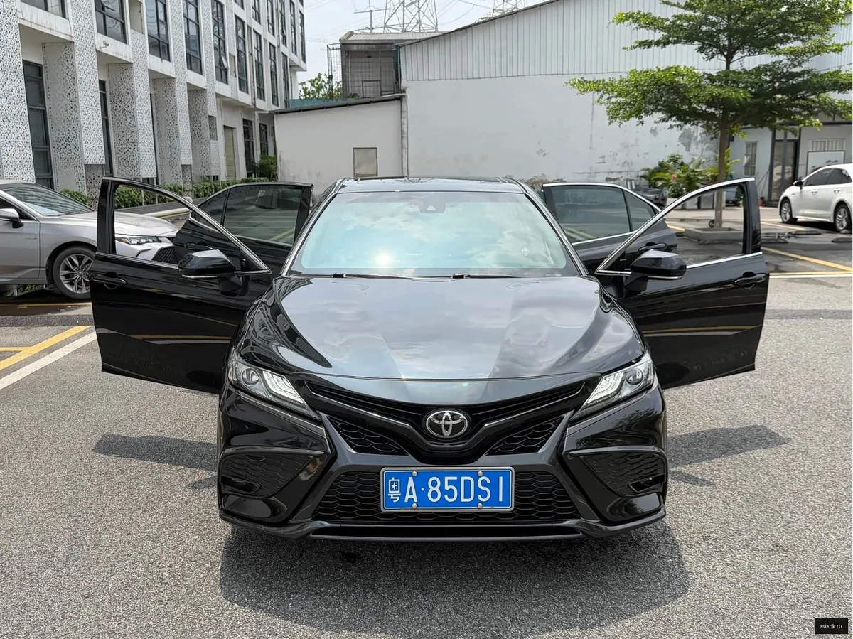 Toyota Camry 2
