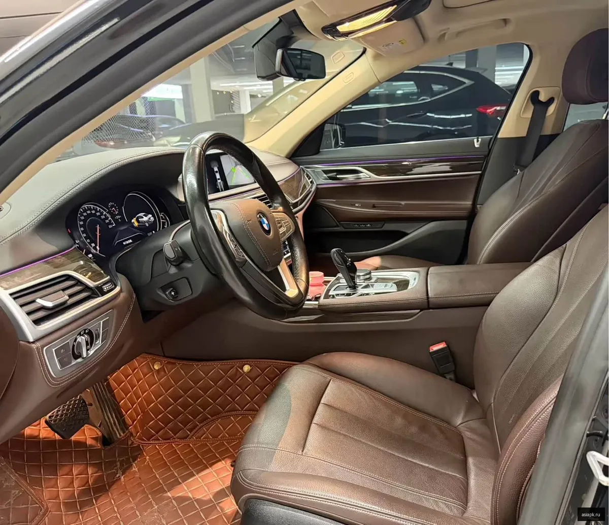 BMW 7-Series 5