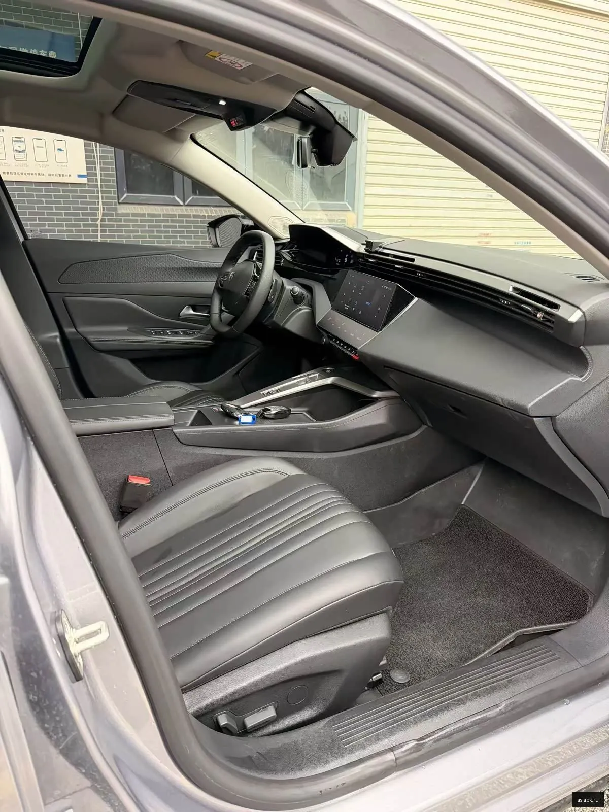 Peugeot 408 6