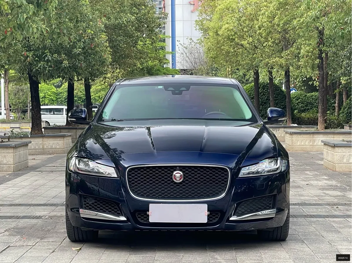 Jaguar XF 2
