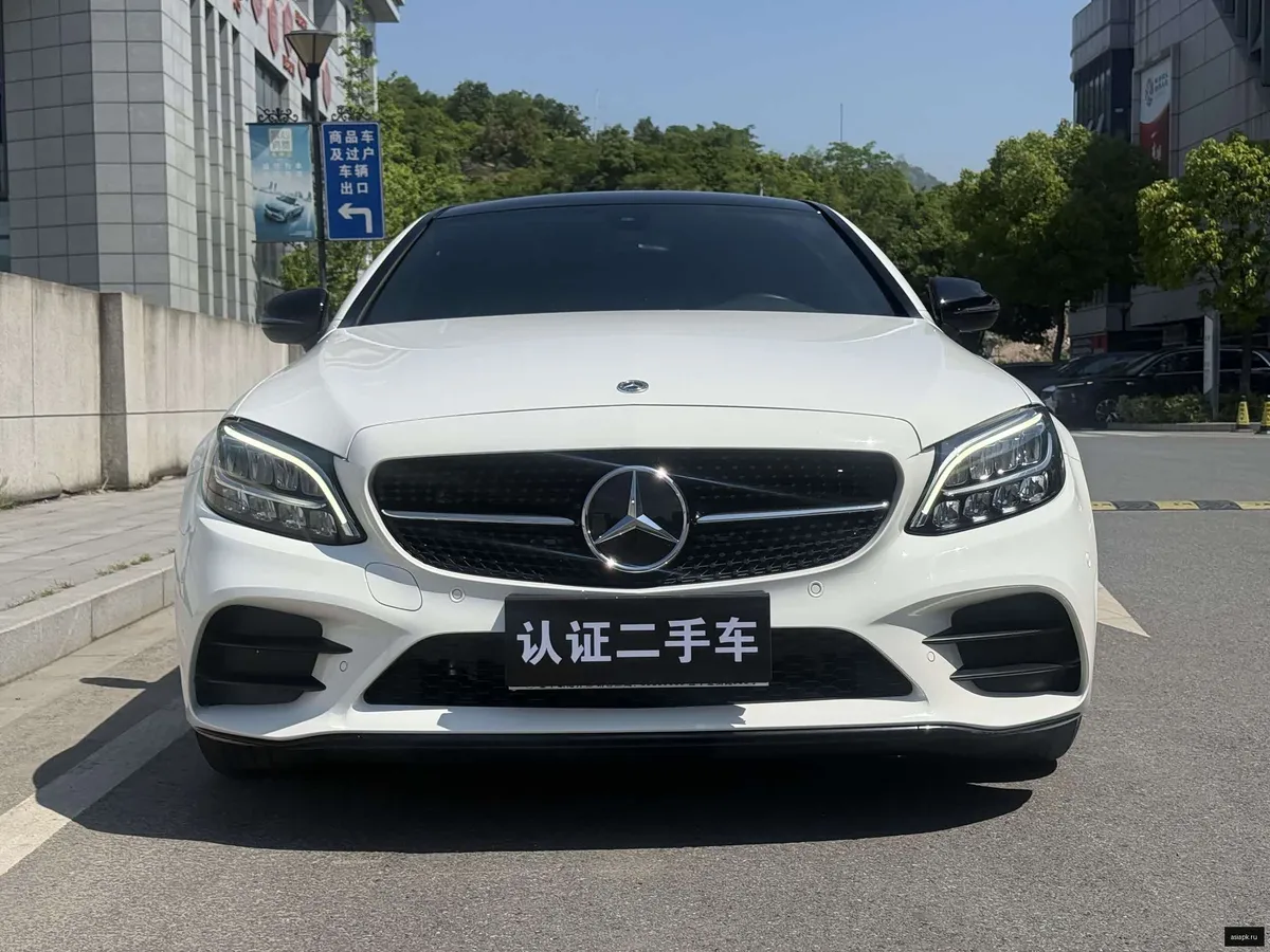 Mercedes-Benz C-Class 2