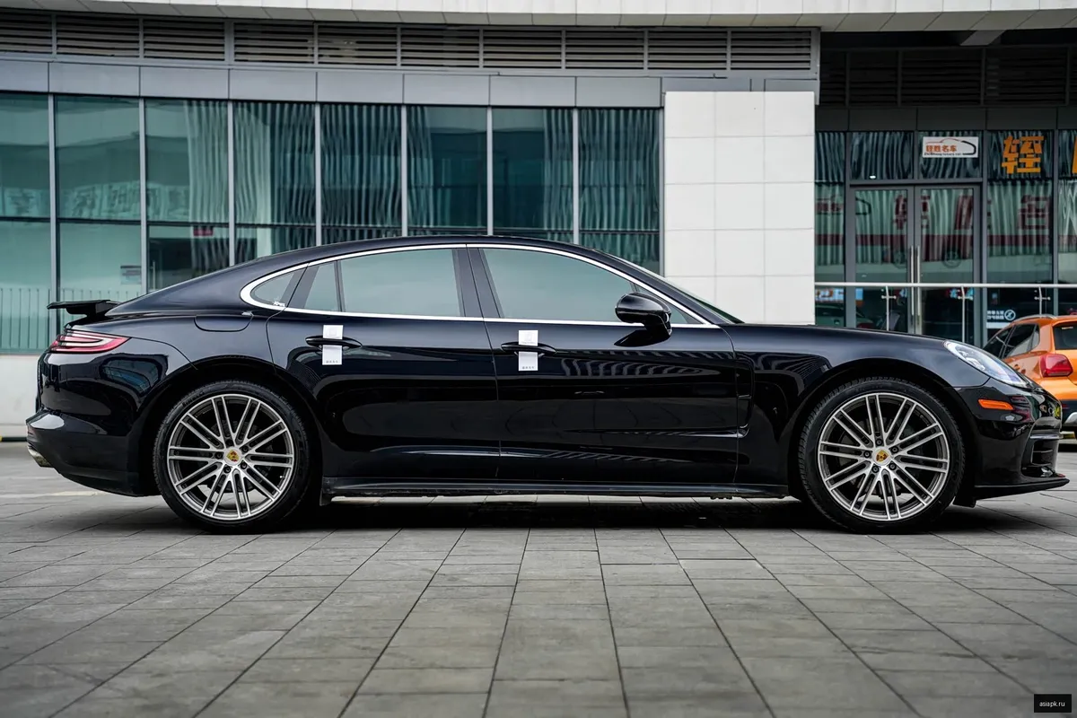 Porsche Panamera 4